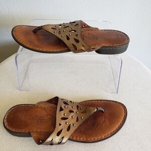 BORN Akala Copper Thong Leather Sandals